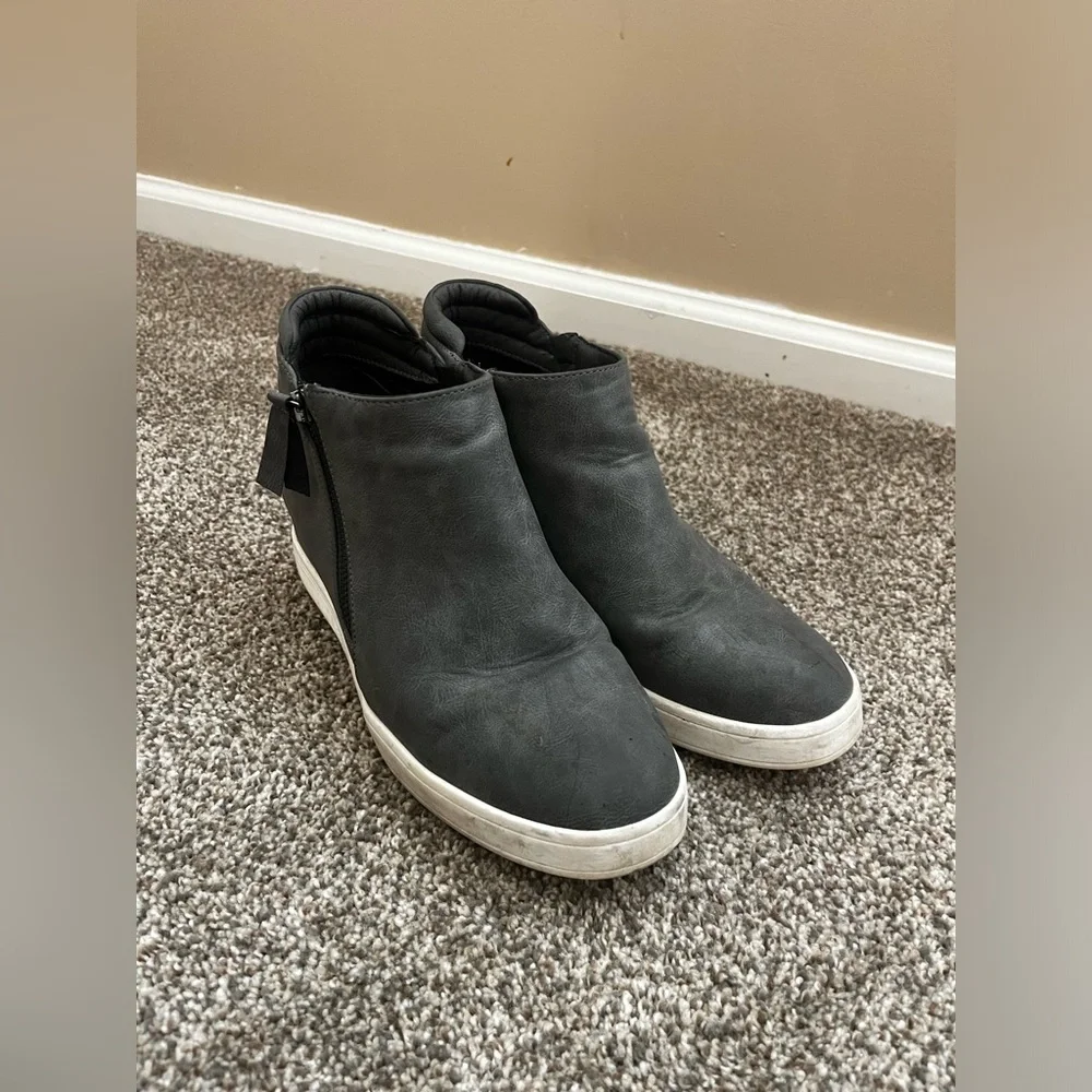 Grey Booties - Picture 1 of 4